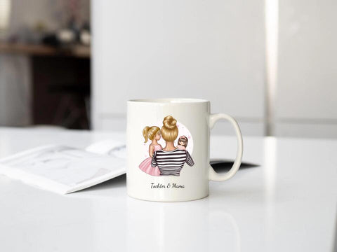Personalisierte Mama Tasse (Mutter mit Tochter und Spielzeug)